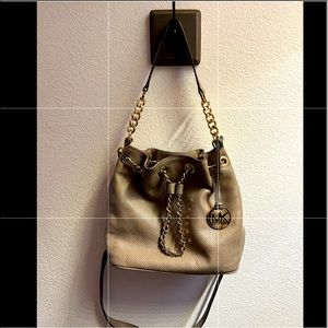 Michael Kors medium leather bucket handbag in the color brown